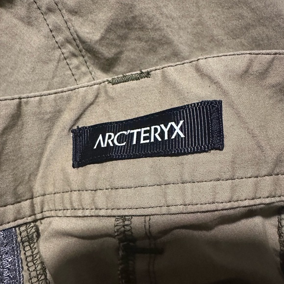 Arc'teryx Men's Lightweight Outdoor/Hiking Khaki Pants Size 36 (A6) - Picture 4 of 5